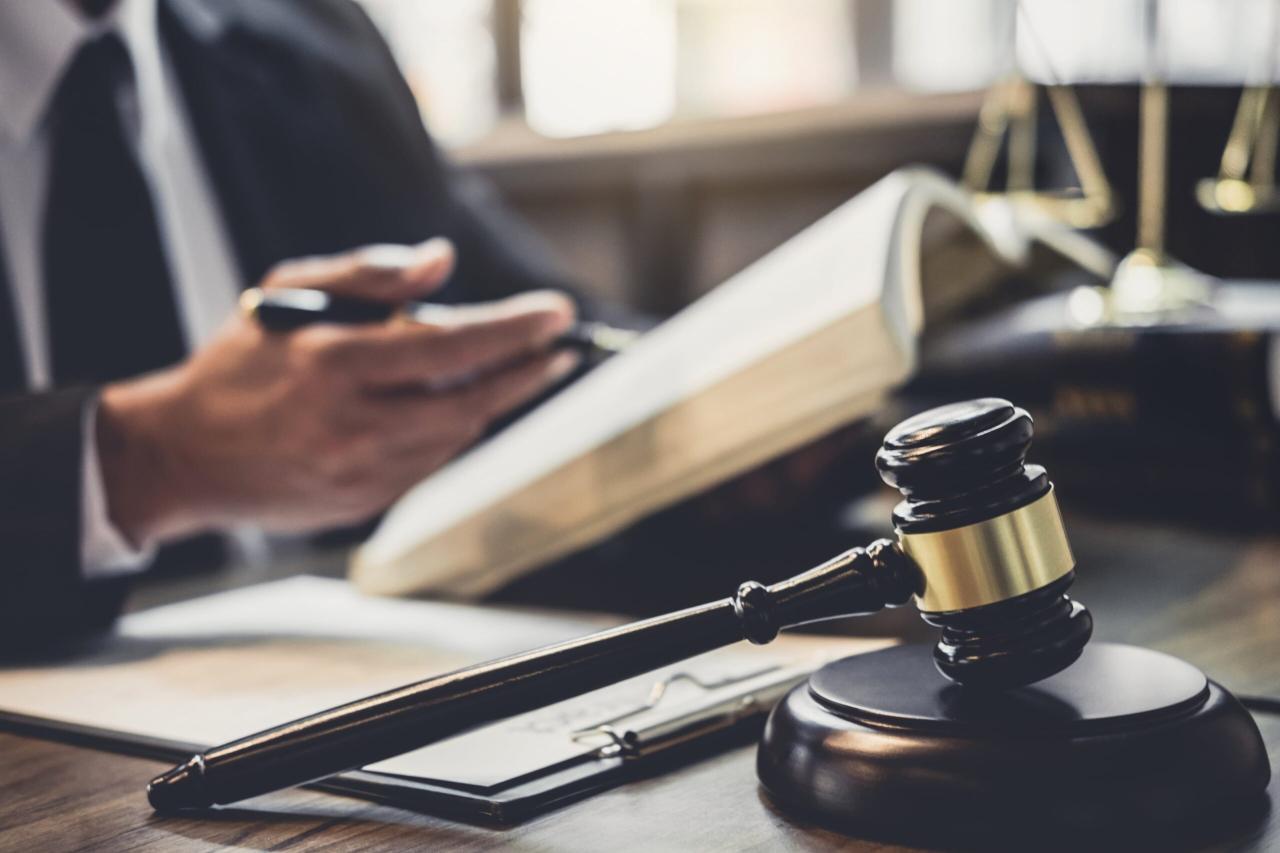 How to Find the Best Credit Card Debt Lawyer for You</