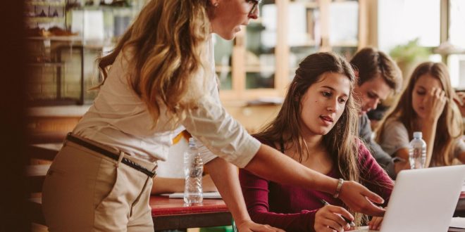 Teachers' Productivity Peaks When AI Aids Teaching Methods