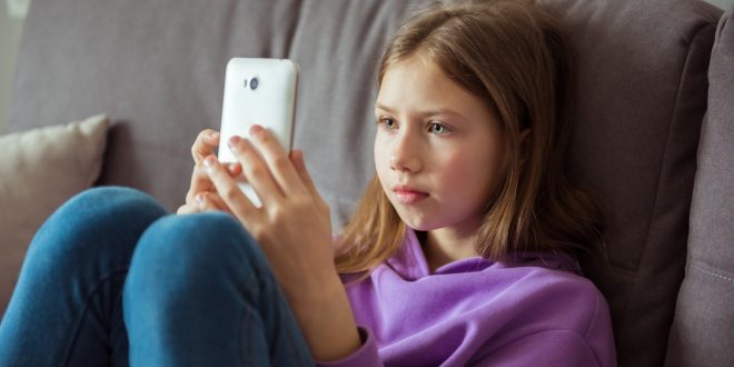 Study Links Social Media Use, Unhealthy Lifestyles, and Teenage Wellbeing.